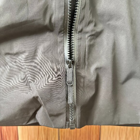 NWT Arc'teryx Black Gore-Tex Outdoor Jacket - Waterproof Ski/Hiking Coat - Picture 5 of 8